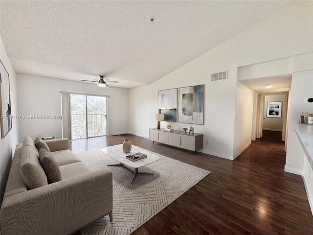 9905 Westwood Dr 34-3, Tamarac, FL 33321