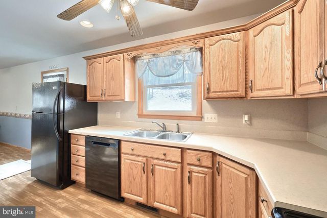 741 ALDINGER DR, Dallastown, PA 17313