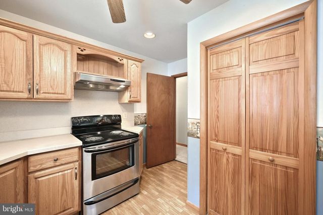 741 ALDINGER DR, Dallastown, PA 17313