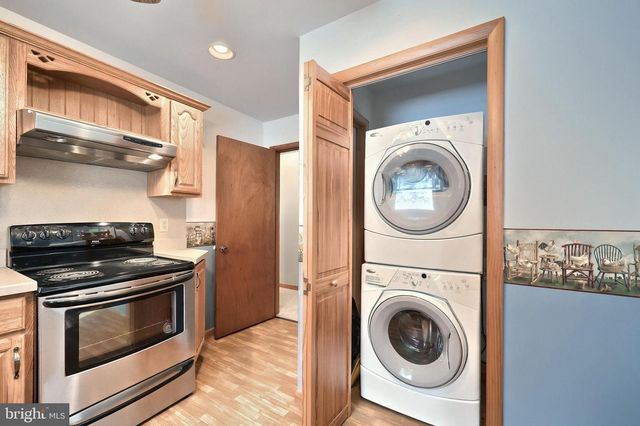 741 ALDINGER DR, Dallastown, PA 17313