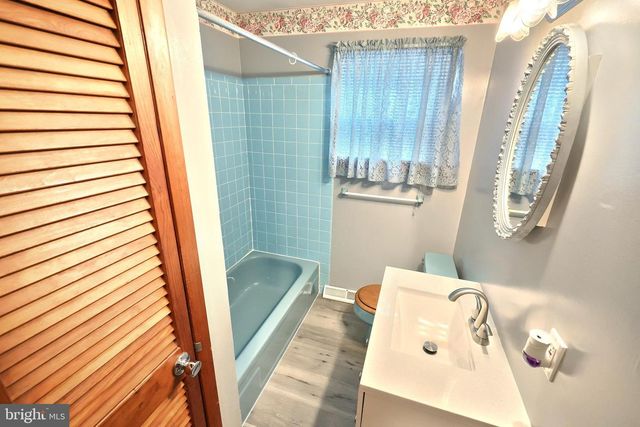 741 ALDINGER DR, Dallastown, PA 17313