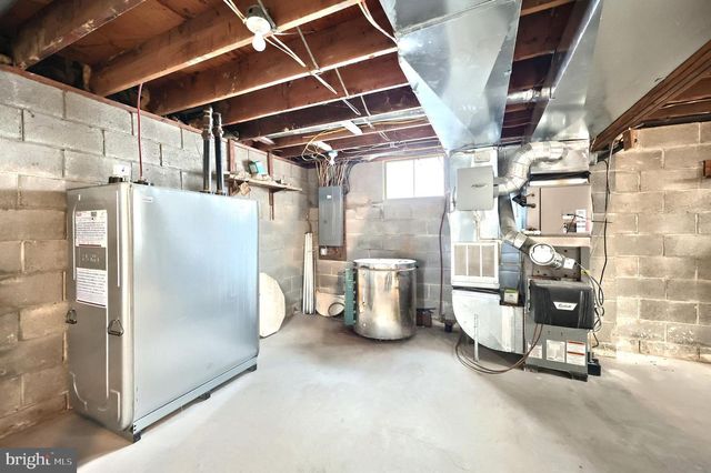 741 ALDINGER DR, Dallastown, PA 17313