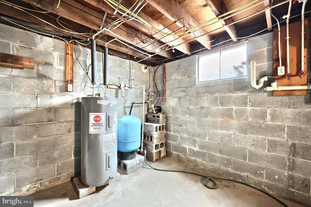 741 ALDINGER DR, Dallastown, PA 17313