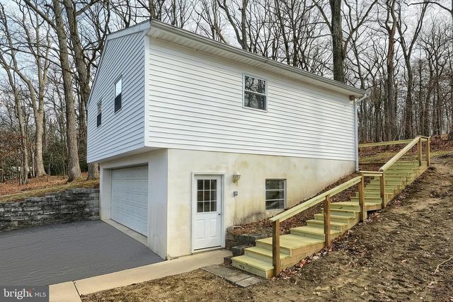 741 ALDINGER DR, Dallastown, PA 17313