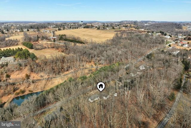 741 ALDINGER DR, Dallastown, PA 17313