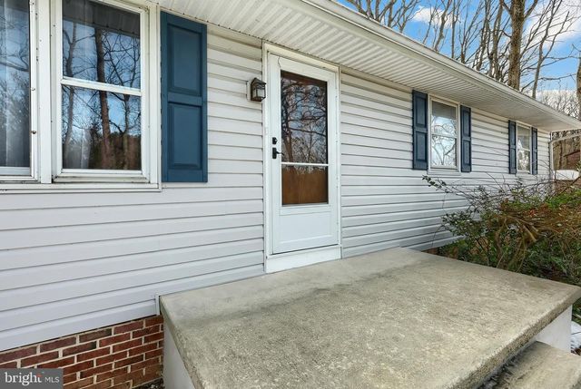 741 ALDINGER DR, Dallastown, PA 17313