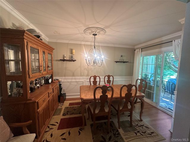 121 Villagegreen Court, Warwick, NY 10990