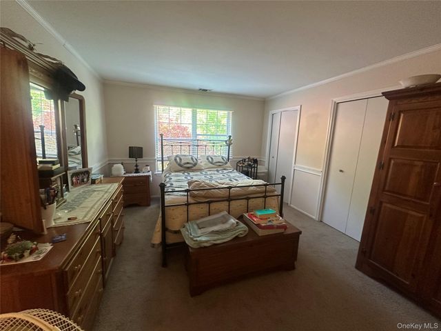 121 Villagegreen Court, Warwick, NY 10990