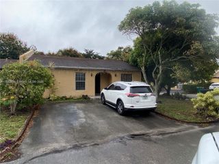 3019 NW 203rd Ln, Miami Gardens, FL 33056