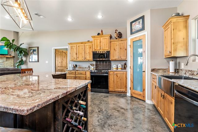 750 County Road 100, Purmela, TX 76566