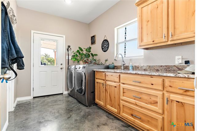 750 County Road 100, Purmela, TX 76566