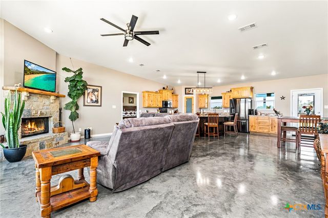 750 County Road 100, Purmela, TX 76566