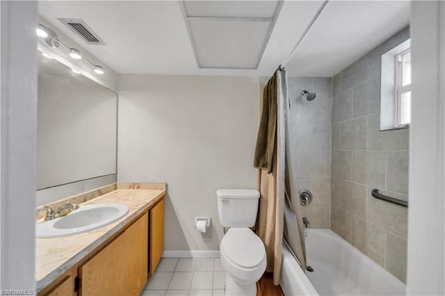 836 SW Trafalgar PKWY B, Cape Coral, FL 33991