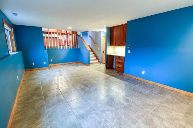 10514 N Arrowhead Dr, Spokane, WA 99208