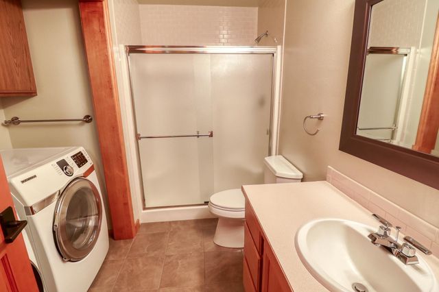 10514 N Arrowhead Dr, Spokane, WA 99208