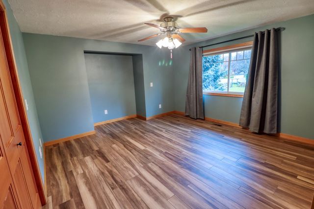 10514 N Arrowhead Dr, Spokane, WA 99208