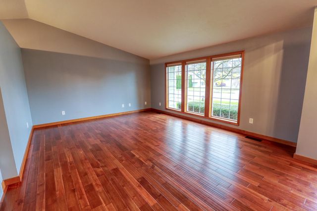 10514 N Arrowhead Dr, Spokane, WA 99208