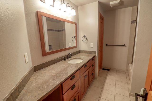 10514 N Arrowhead Dr, Spokane, WA 99208