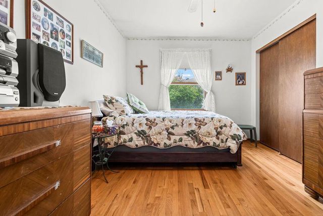 2172 109th STREET, West Allis, WI 53227
