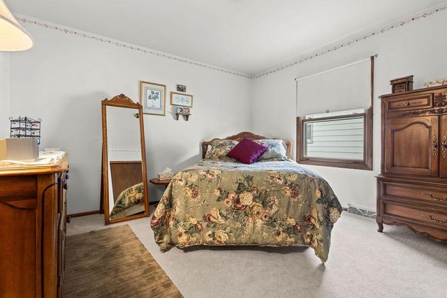 2172 109th STREET, West Allis, WI 53227