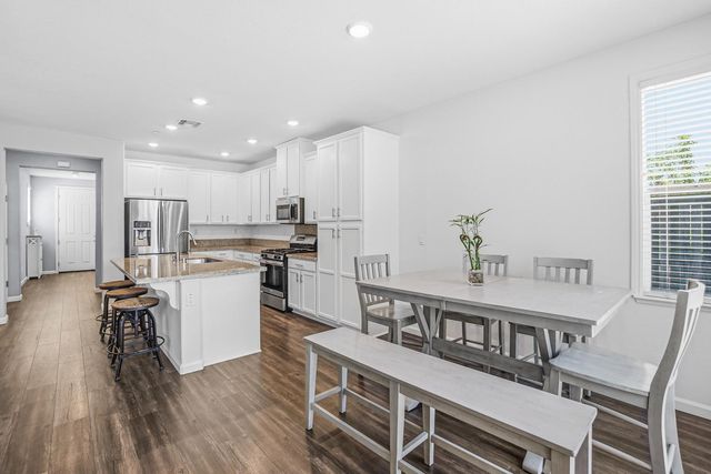 7809 Finnhorse Way, Sacramento, CA 95828