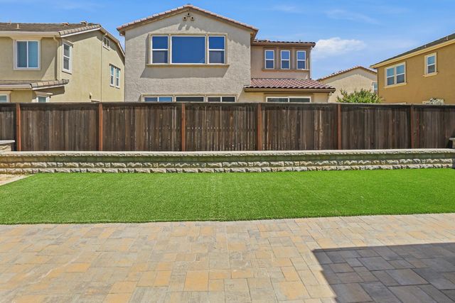 7809 Finnhorse Way, Sacramento, CA 95828