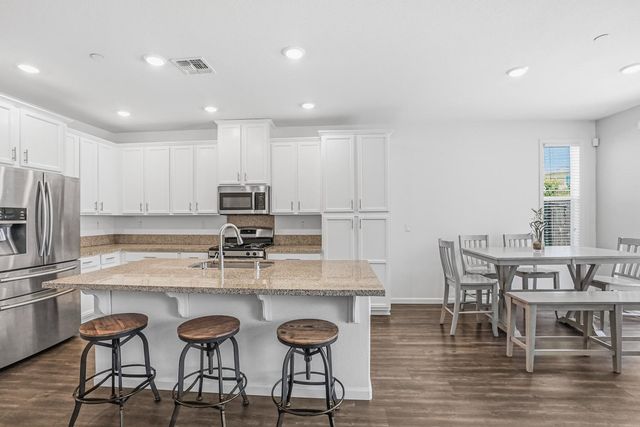 7809 Finnhorse Way, Sacramento, CA 95828