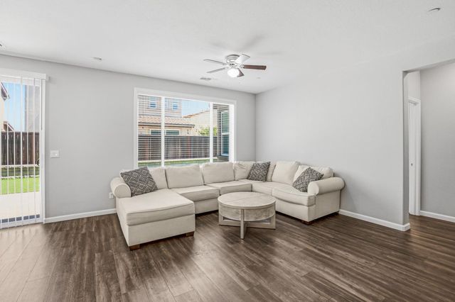 7809 Finnhorse Way, Sacramento, CA 95828