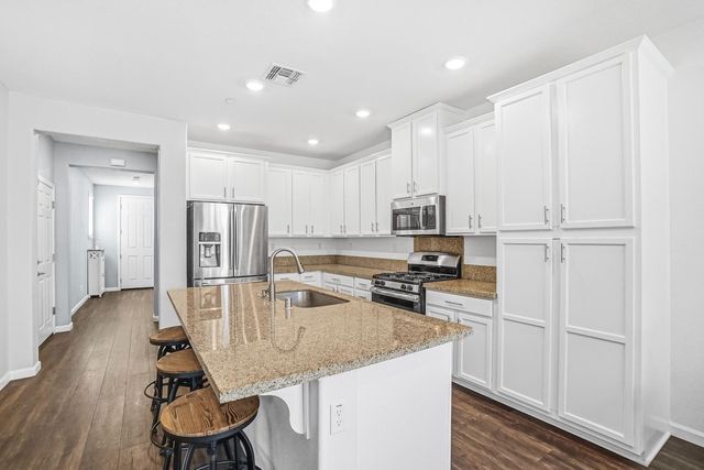 7809 Finnhorse Way, Sacramento, CA 95828