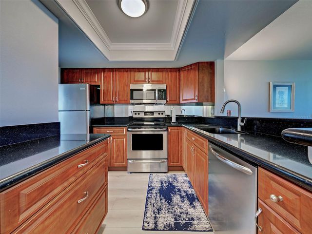 1100 TARPON CENTER DRIVE 102B, Venice, FL 34285