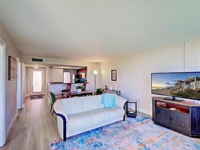 1100 TARPON CENTER DRIVE 102B, Venice, FL 34285