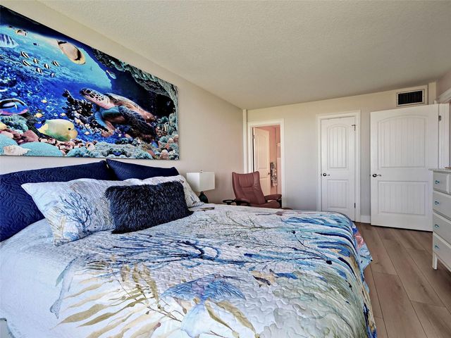 1100 TARPON CENTER DRIVE 102B, Venice, FL 34285