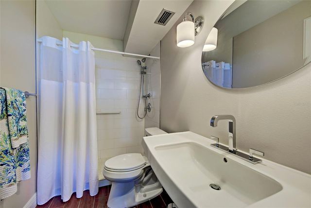 1100 TARPON CENTER DRIVE 102B, Venice, FL 34285