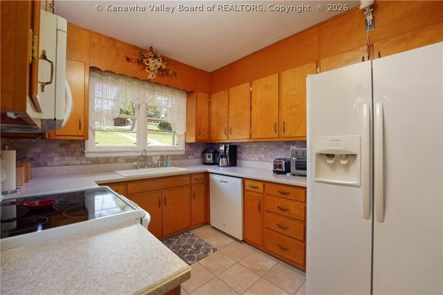 1523 Hilltop Drive, South Charleston, WV 25303