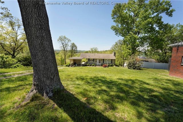 1523 Hilltop Drive, South Charleston, WV 25303