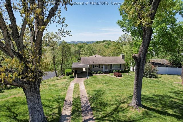 1523 Hilltop Drive, South Charleston, WV 25303