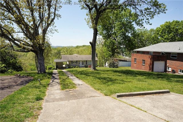 1523 Hilltop Drive, South Charleston, WV 25303