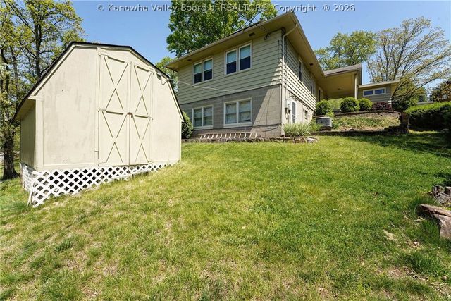 1523 Hilltop Drive, South Charleston, WV 25303