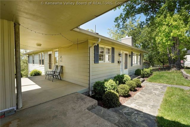1523 Hilltop Drive, South Charleston, WV 25303