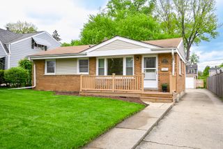 449 W Verret Street, Elmhurst, IL 60126