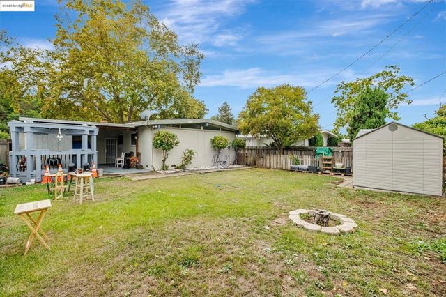 312 Cottonwood Dr, Vallejo, CA 94591
