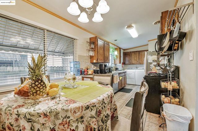 312 Cottonwood Dr, Vallejo, CA 94591