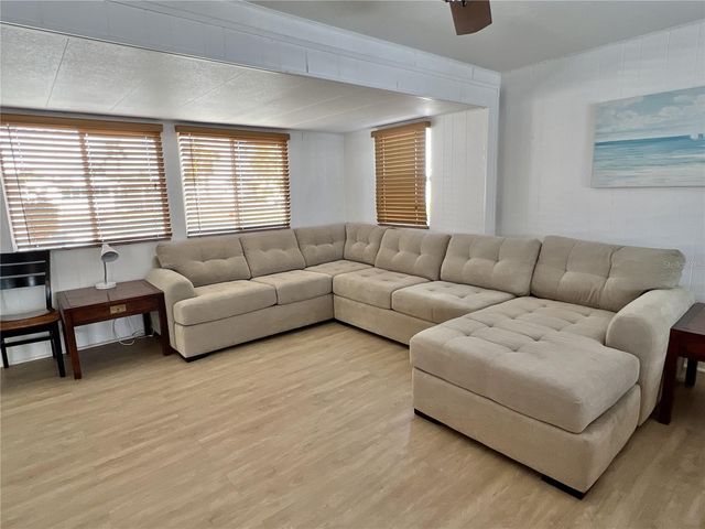 7181 MOUNT HAWTHORNE ROAD NE 590, St Petersburg, FL 33702