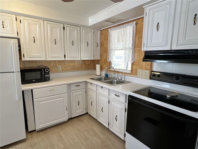 7181 MOUNT HAWTHORNE ROAD NE 590, St Petersburg, FL 33702