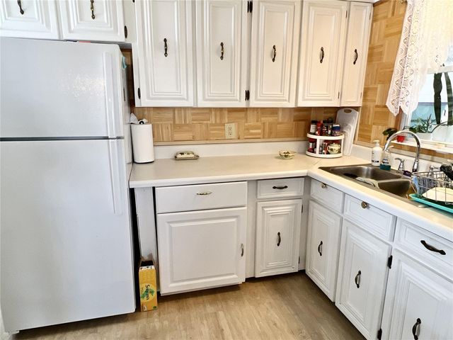 7181 MOUNT HAWTHORNE ROAD NE 590, St Petersburg, FL 33702