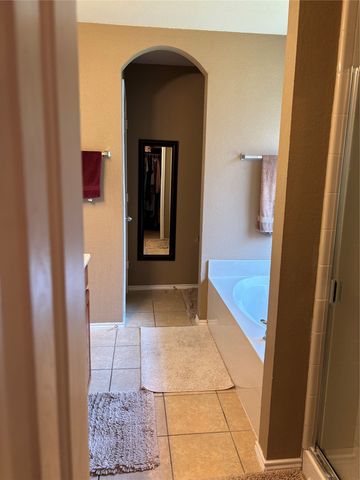 1100 Linden Drive, Burleson, TX 76028