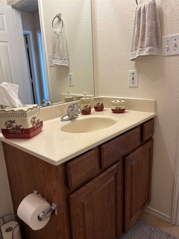1100 Linden Drive, Burleson, TX 76028