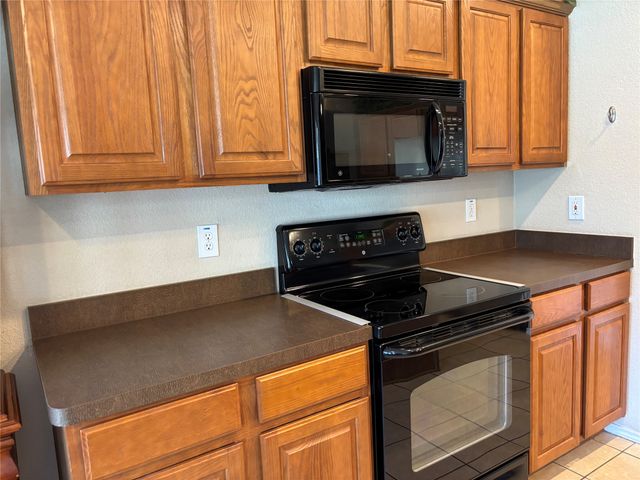 1100 Linden Drive, Burleson, TX 76028