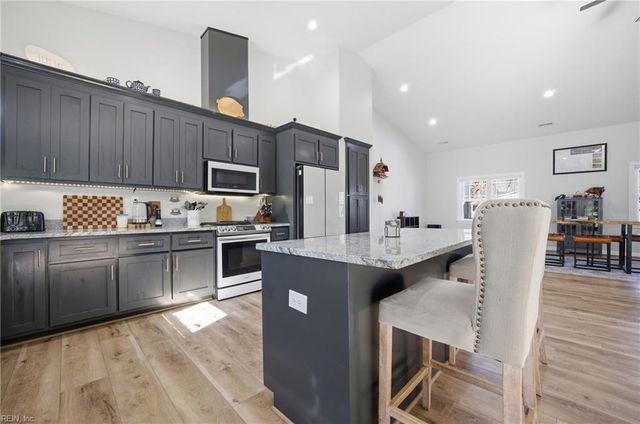 7692 Cunningham LN, Gloucester, VA 23061