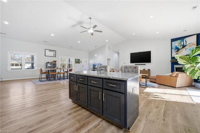 7692 Cunningham LN, Gloucester, VA 23061